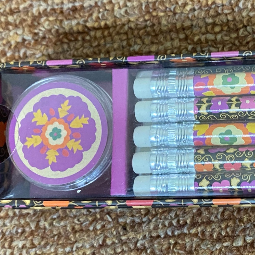 Vera Bradley Pencils and Pencil Sharpener. New in Box. - Picture 4 of 11